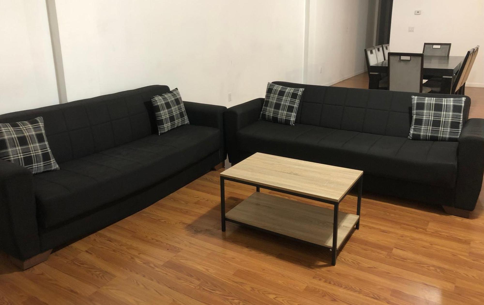 Large And Private Sleep Up To 8 People Comfortably With Direct Nyc Manhattan Train Only 5 Minute Walk Away *