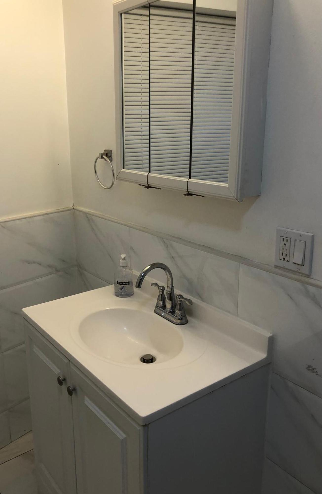 Large And Private Sleep Up To 8 People Comfortably With Direct Nyc Manhattan Train Only 5 Minute Walk Away *